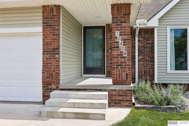 10409 Newport Avenue, Omaha, NE 68122