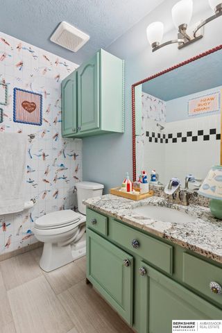 10409 Newport Avenue, Omaha, NE 68122