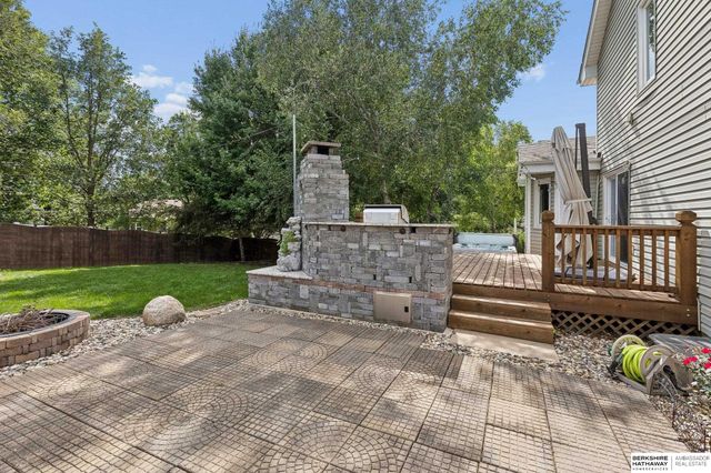10409 Newport Avenue, Omaha, NE 68122