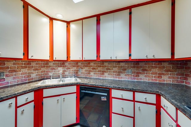 3002 Moss Ave, Midland, TX 79701