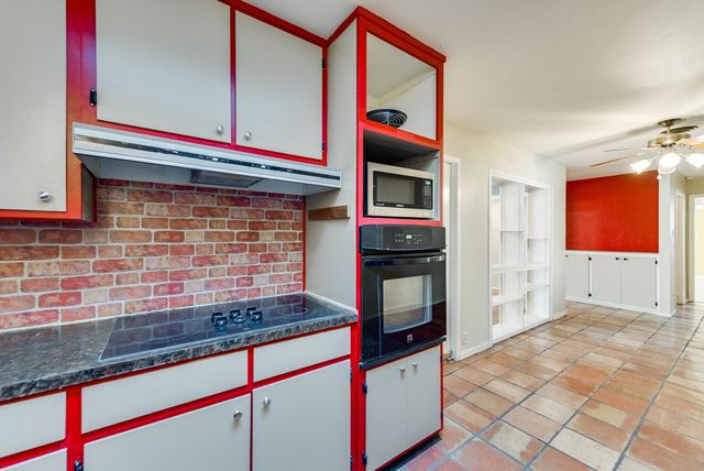 3002 Moss Ave, Midland, TX 79701