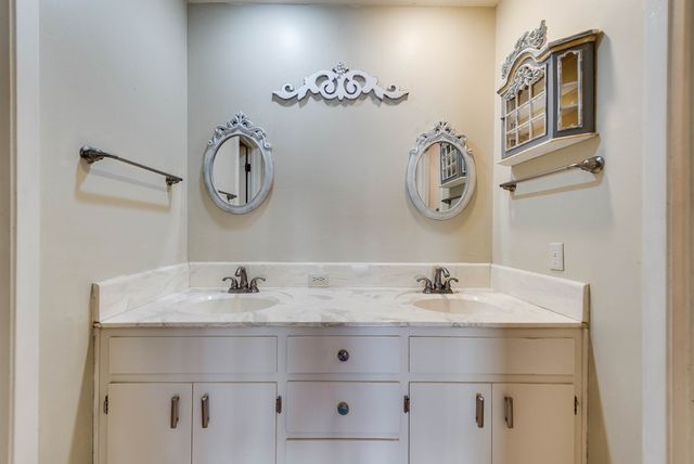 3002 Moss Ave, Midland, TX 79701