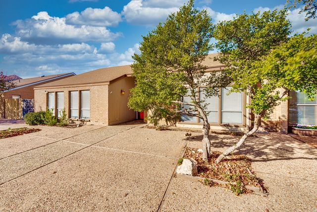 3002 Moss Ave, Midland, TX 79701