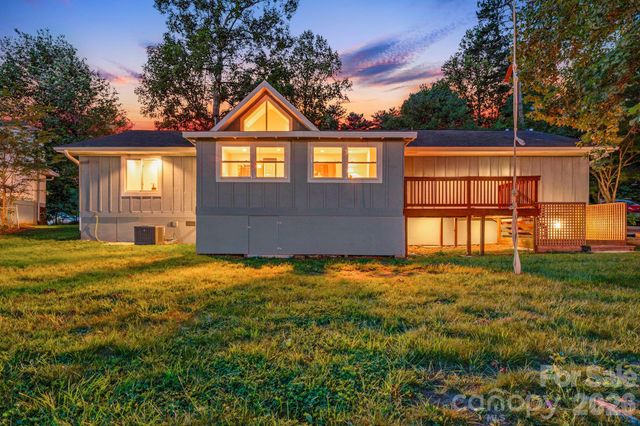 35 Golden Oaks Lane, Fletcher, NC 28732