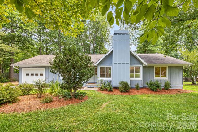 35 Golden Oaks Lane, Fletcher, NC 28732