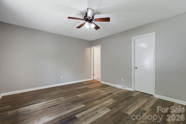 35 Golden Oaks Lane, Fletcher, NC 28732
