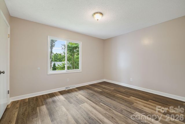 35 Golden Oaks Lane, Fletcher, NC 28732