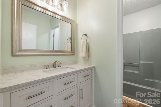 35 Golden Oaks Lane, Fletcher, NC 28732