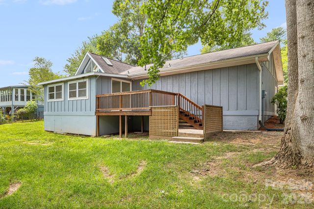 35 Golden Oaks Lane, Fletcher, NC 28732