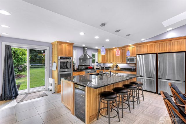 599 Loomis Trail Road, Lynden, WA 98264