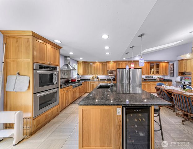 599 Loomis Trail Road, Lynden, WA 98264