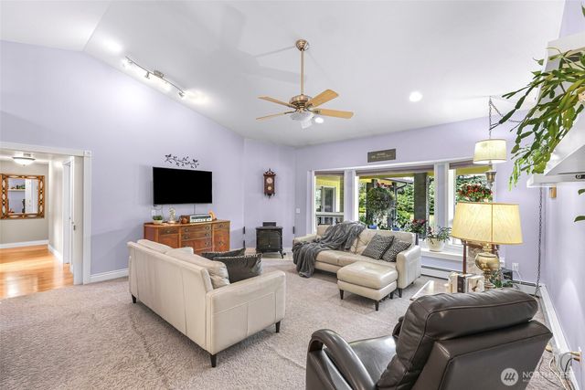 599 Loomis Trail Road, Lynden, WA 98264