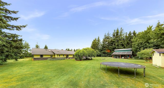 599 Loomis Trail Road, Lynden, WA 98264