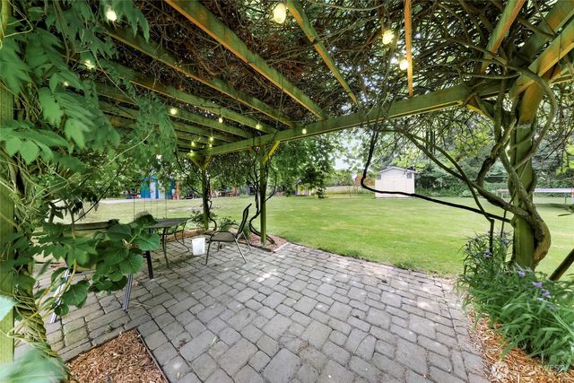 599 Loomis Trail Road, Lynden, WA 98264