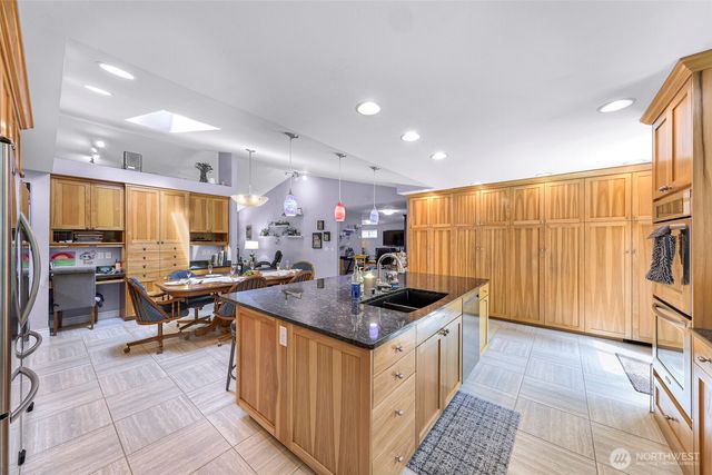 599 Loomis Trail Road, Lynden, WA 98264