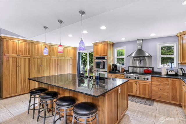 599 Loomis Trail Road, Lynden, WA 98264