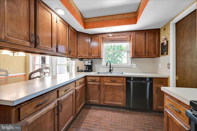 3711 CAYUGA LN, York, PA 17402