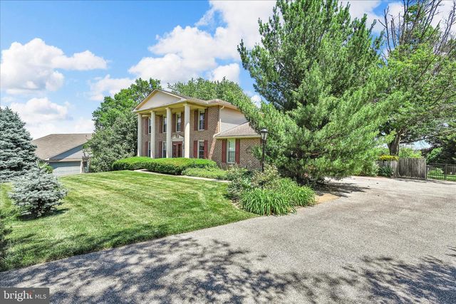 3711 CAYUGA LN, York, PA 17402