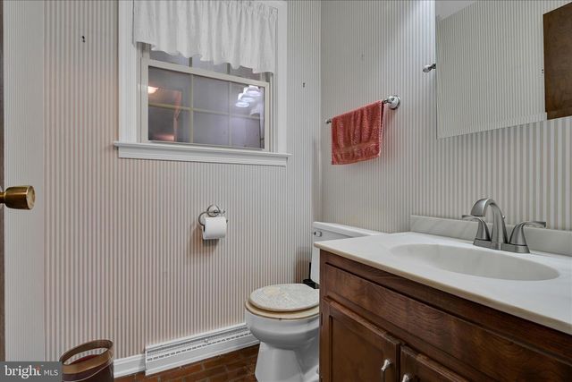 3711 CAYUGA LN, York, PA 17402