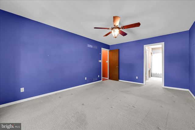 3711 CAYUGA LN, York, PA 17402