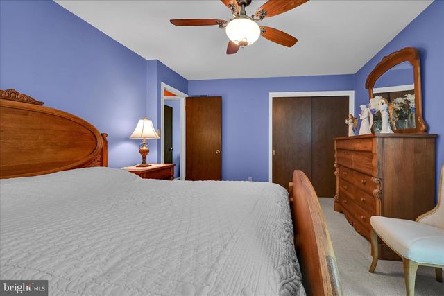 3711 CAYUGA LN, York, PA 17402
