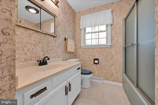 3711 CAYUGA LN, York, PA 17402