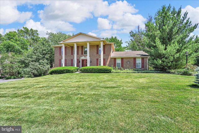 3711 CAYUGA LN, York, PA 17402