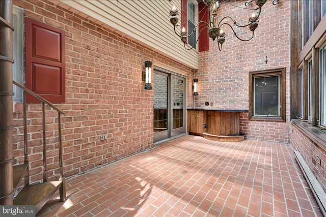 3711 CAYUGA LN, York, PA 17402