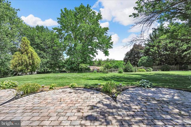 3711 CAYUGA LN, York, PA 17402
