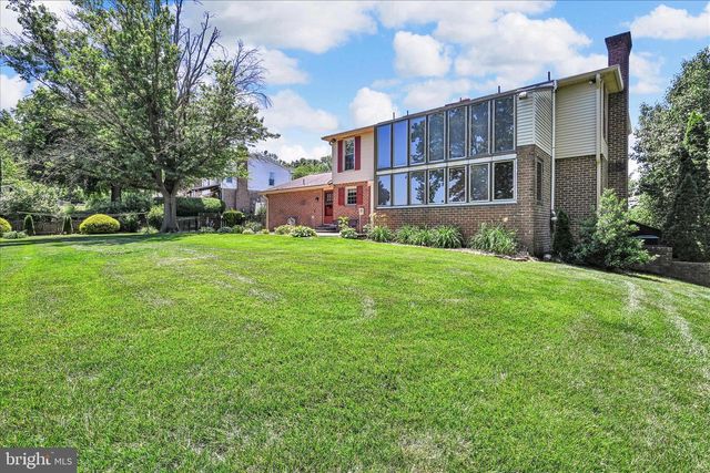 3711 CAYUGA LN, York, PA 17402