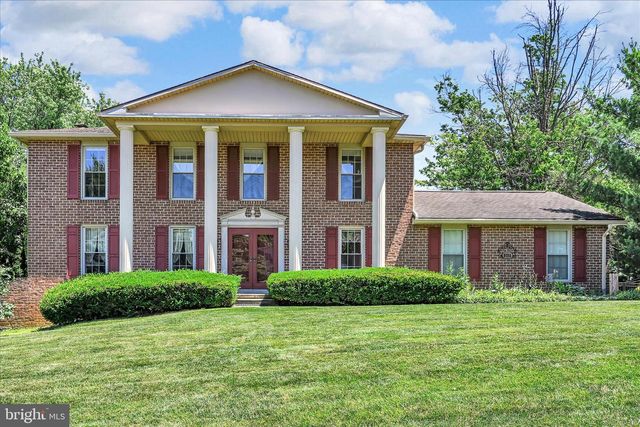 3711 CAYUGA LN, York, PA 17402