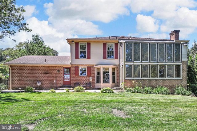 3711 CAYUGA LN, York, PA 17402