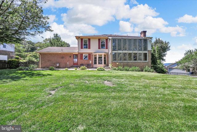 3711 CAYUGA LN, York, PA 17402