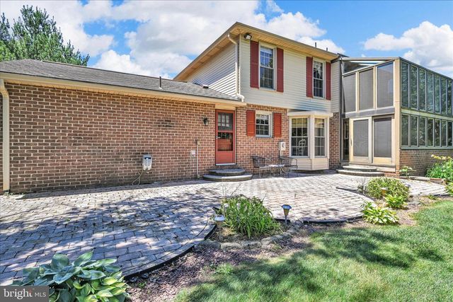 3711 CAYUGA LN, York, PA 17402