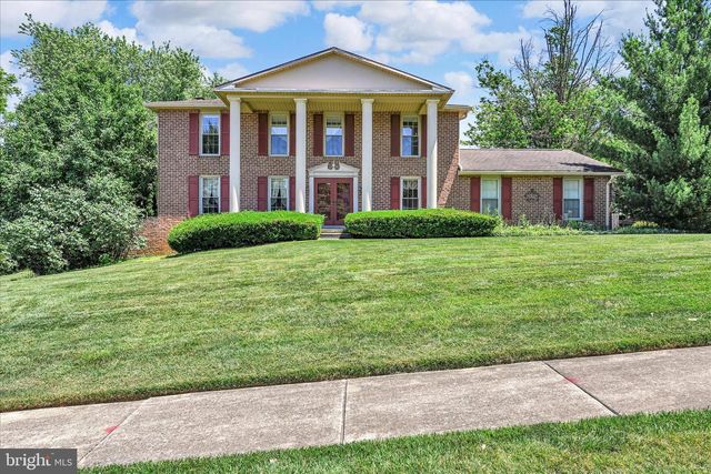 3711 CAYUGA LN, York, PA 17402