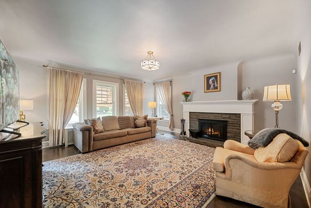 6235 N Newcastle Avenue, Chicago, IL 60631