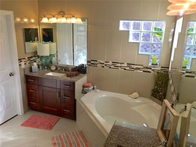 6273 DONNINGTON COURT, Sarasota, FL 34238