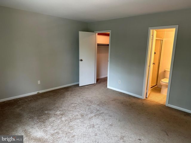 4000 GYPSY LN #420D, Philadelphia, PA 19129