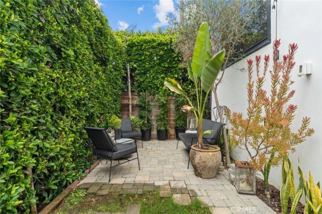331 Brooks Avenue 1, Venice, CA 90291