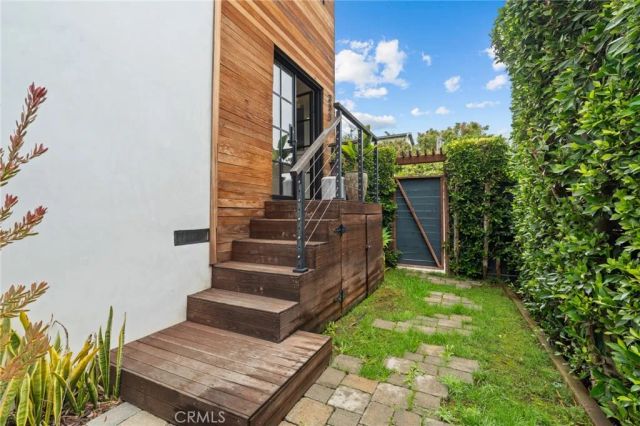 331 Brooks Avenue 1, Venice, CA 90291