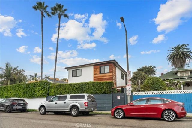 331 Brooks Avenue 1, Venice, CA 90291
