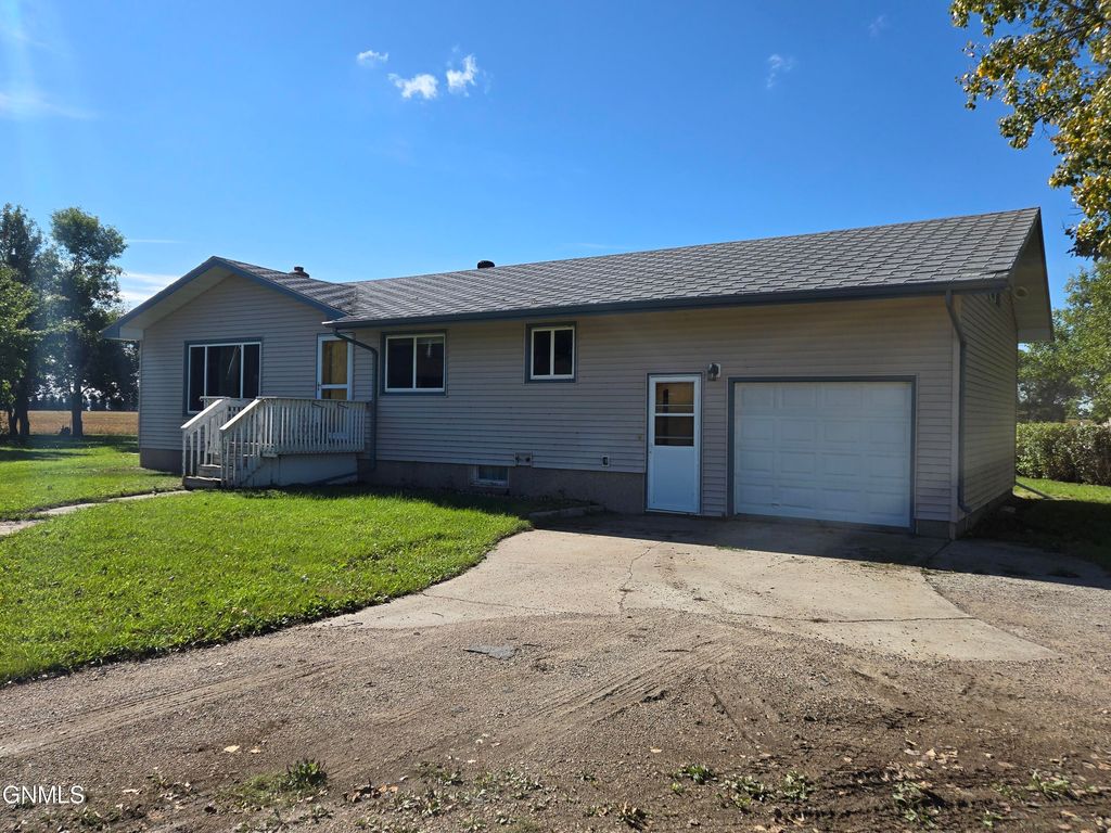 4754 Dakota 11, Ashley, ND 58413 photo 2