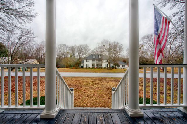 1480 Country Club Circle, Manning, SC 29102
