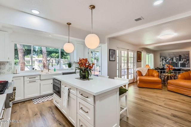 1305 E STEAMBOAT BEND Drive, Tempe, AZ 85283