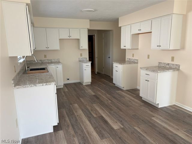 459 Hampton Drive, Elyria, OH 44035
