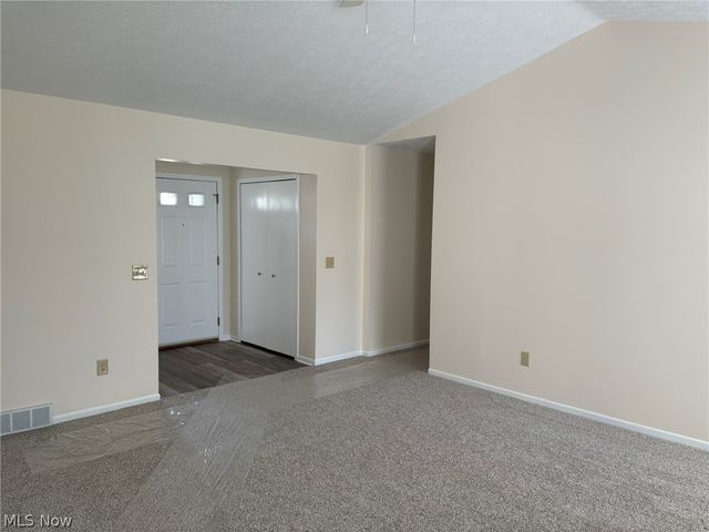 459 Hampton Drive, Elyria, OH 44035