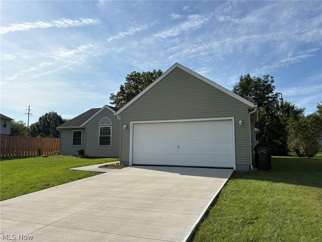 459 Hampton Drive, Elyria, OH 44035