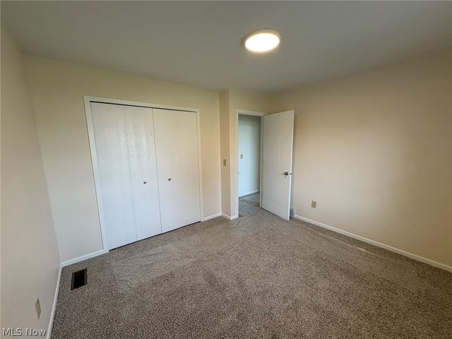 459 Hampton Drive, Elyria, OH 44035