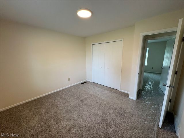 459 Hampton Drive, Elyria, OH 44035