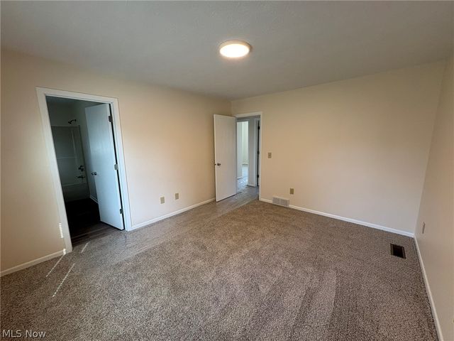 459 Hampton Drive, Elyria, OH 44035
